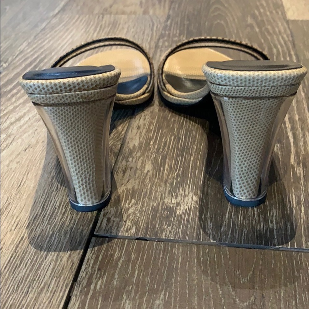Gucci Beige and Black Open-Toe Sandal Mules - Picture 4 of 5